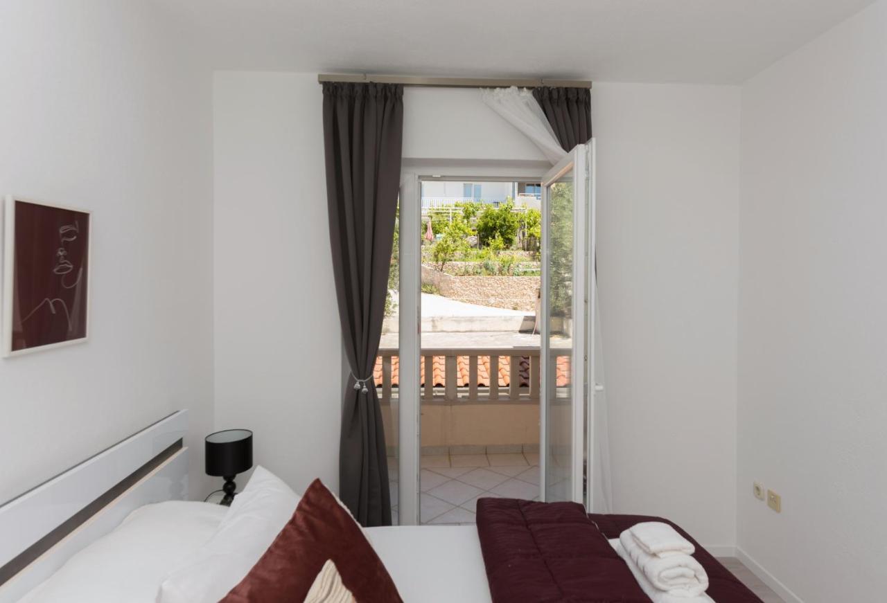 Apartment Sole Mio -Sea View Makarska Exterior photo