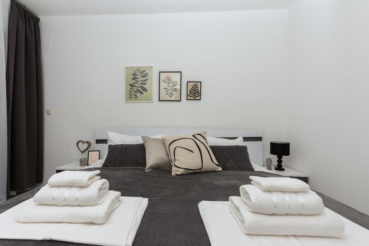 Apartment Sole Mio -Sea View Makarska Exterior photo