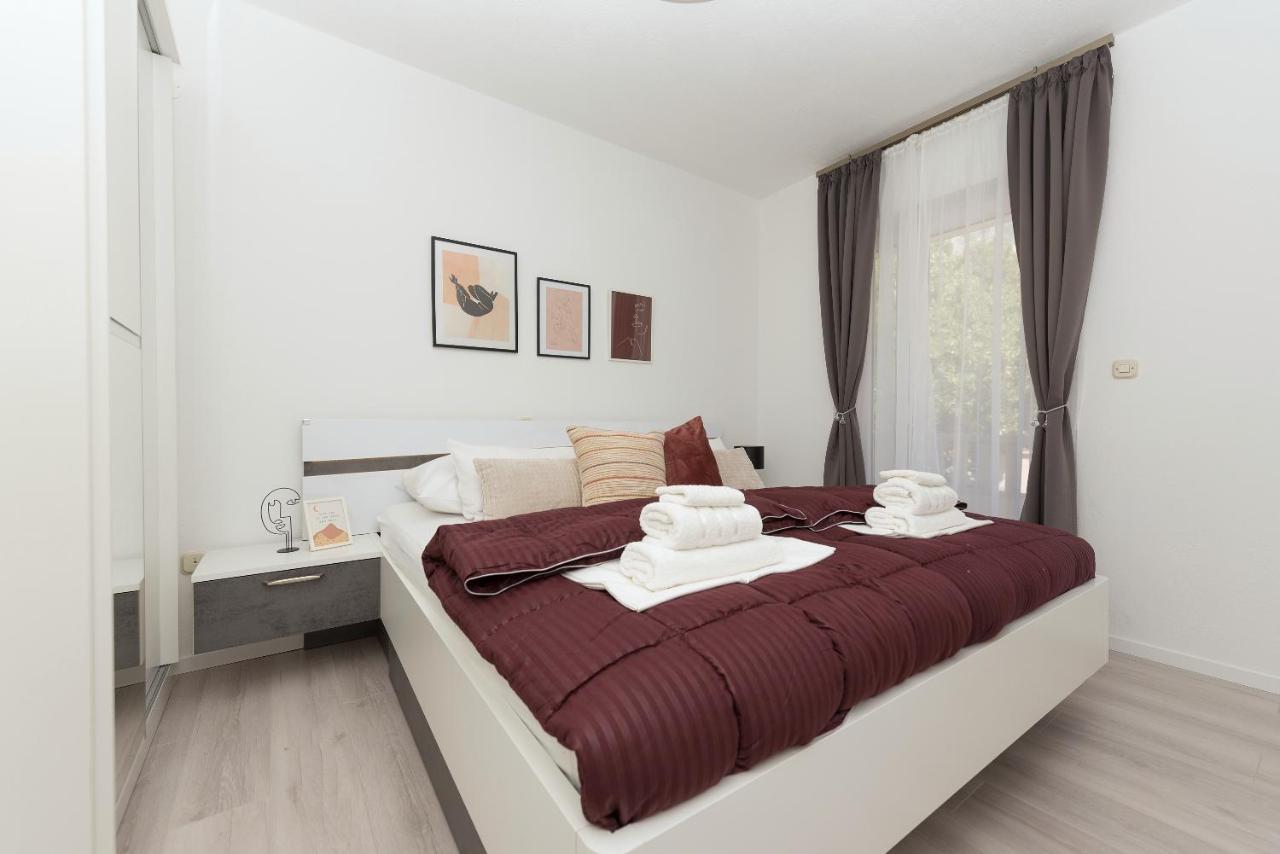 Apartment Sole Mio -Sea View Makarska Exterior photo